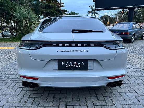 PORSCHE-PANAMERA-2023