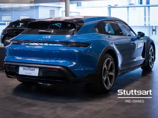 PORSCHE-TAYCAN-2023