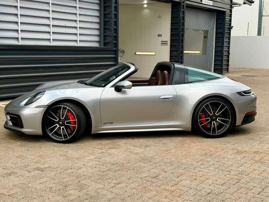 PORSCHE-911-2022