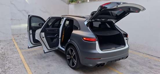 PORSCHE-CAYENNE-2018