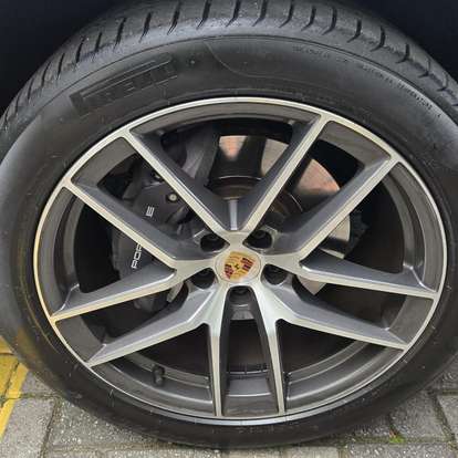 PORSCHE-MACAN-2022