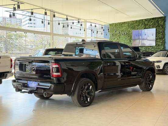 RAM-1500-5.7 V8 GASOLINA LIMITED NIGHT EDITION CD 4X4 AUTOMÁTICO RAM-1500-2023