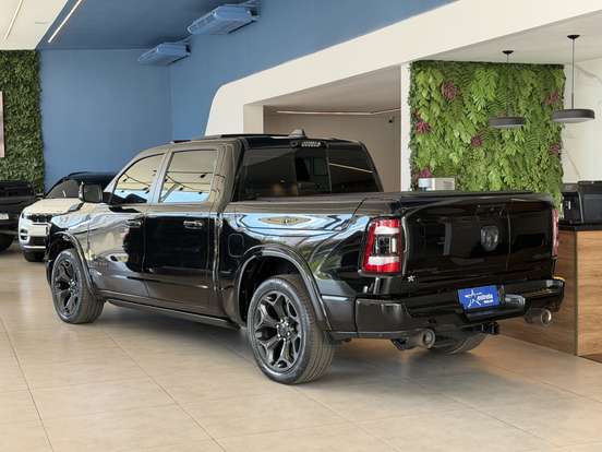 RAM-1500-5.7 V8 GASOLINA LIMITED NIGHT EDITION CD 4X4 AUTOMÁTICO RAM-1500-2023