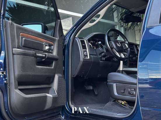 RAM-CLASSIC-5.7 V8 GASOLINA LARAMIE CD 4X4 AUTOMÁTICO RAM-CLASSIC-2023