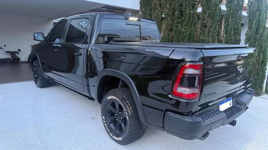 RAM-1500-5.7 V8 GASOLINA REBEL CD 4X4 AUTOMÁTICO RAM-1500-2022