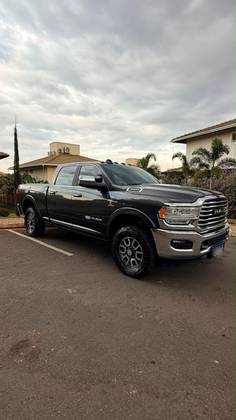 RAM 3500 6.7 I6 TURBO DIESEL LIMITED LONGHORN CD 4X4  AUTOMÁTICO