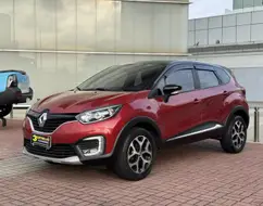 RENAULT CAPTUR 1.6 16V SCE FLEX BOSE X-TRONIC RENAULT CAPTUR 1.6 16V SCE FLEX BOSE X-TRONIC
