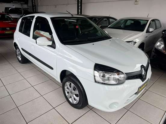 RENAULT-CLIO-2015