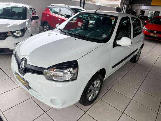 RENAULT-CLIO-2015