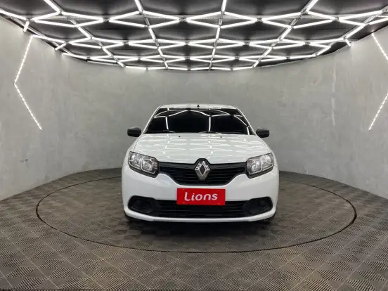RENAULT-LOGAN-2020
