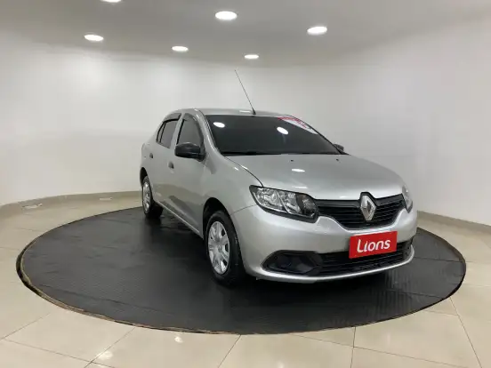 RENAULT-LOGAN-2017