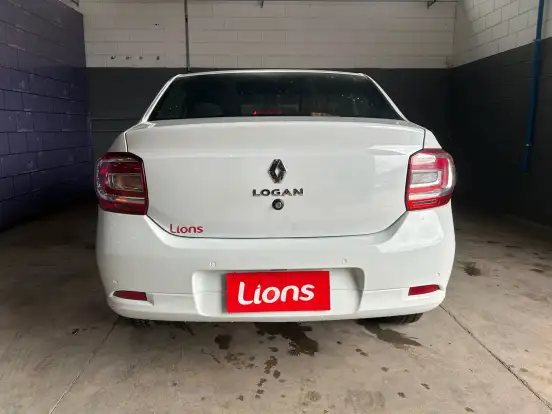 RENAULT-LOGAN-2025