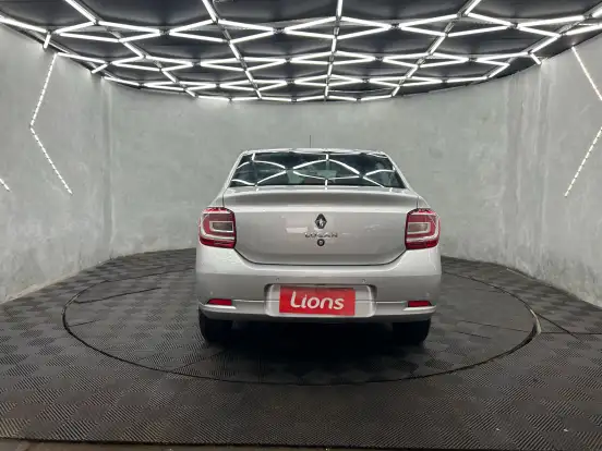 RENAULT-LOGAN-2025