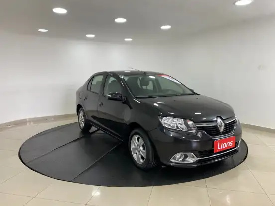 RENAULT-LOGAN-2014