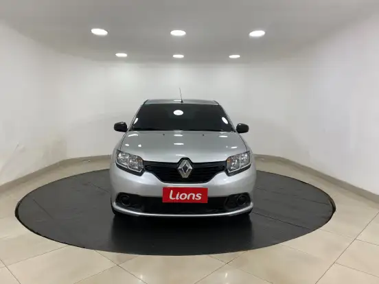 RENAULT-SANDERO-2017