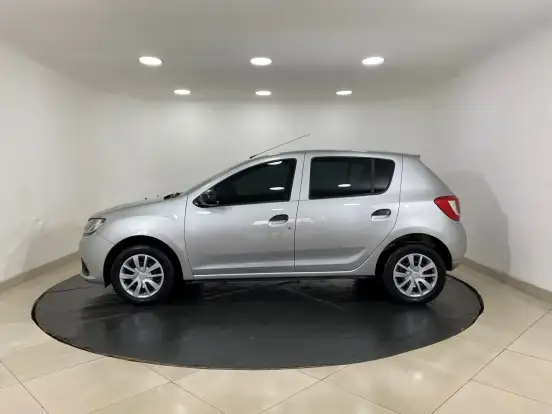RENAULT-SANDERO-2017