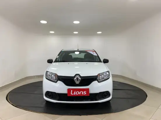 RENAULT-SANDERO-2017