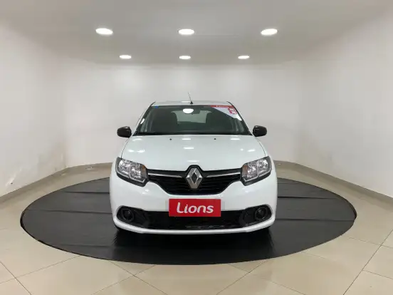 RENAULT-SANDERO-2018