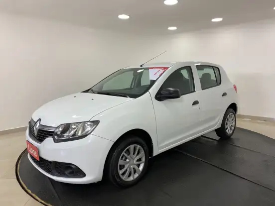 RENAULT-SANDERO-2017