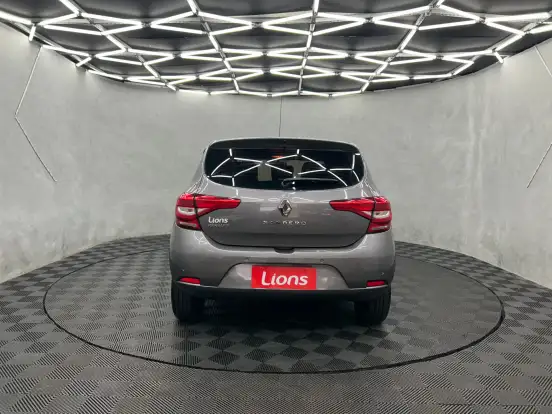 RENAULT-SANDERO-2020