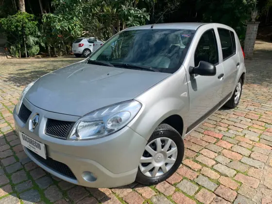 RENAULT SANDERO 1.0 EXPRESSION 16V FLEX 4P MANUAL RENAULT SANDERO 1.0 EXPRESSION 16V FLEX 4P MANUAL