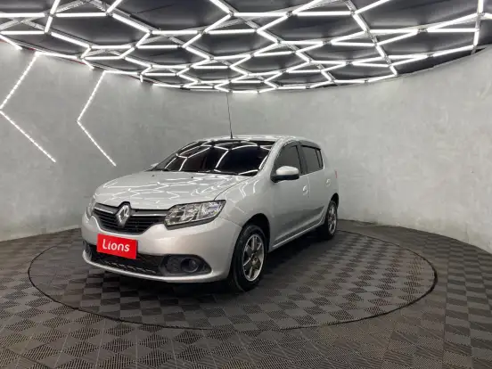 RENAULT-SANDERO-2017