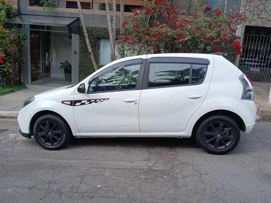 RENAULT-SANDERO-1.6 GT LINE LIMITED FLEX 4P MANUAL RENAULT-SANDERO-2013