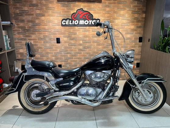 SUZUKI BOULEVARD C1500 