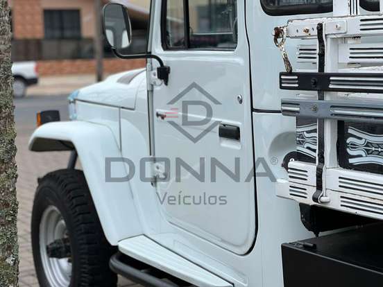 TOYOTA-BANDEIRANTE-3.7 BJ50LV-B 4X4 CHASSI LONGO DIESEL 2P MANUAL TOYOTA-BANDEIRANTE-1999