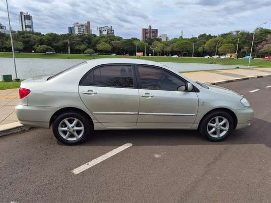 TOYOTA-COROLLA-2004