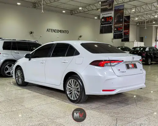 TOYOTA-COROLLA-2025