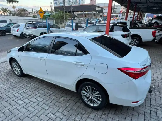 TOYOTA-COROLLA-2015