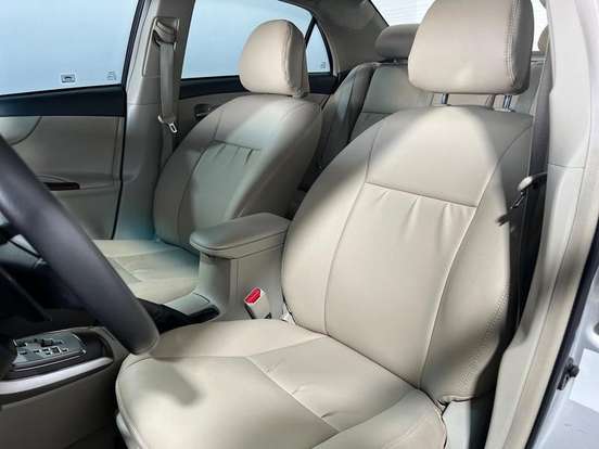 TOYOTA-COROLLA-2011