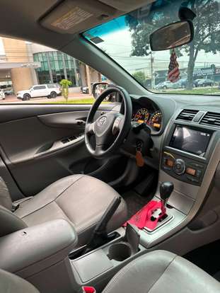 TOYOTA-COROLLA-2011