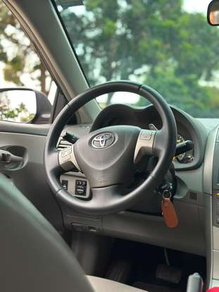 TOYOTA-COROLLA-2011