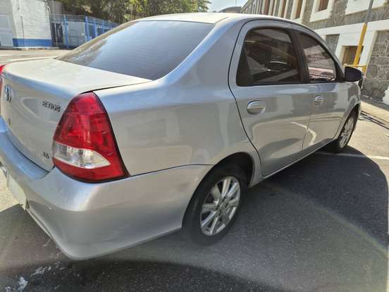 TOYOTA-ETIOS-2019