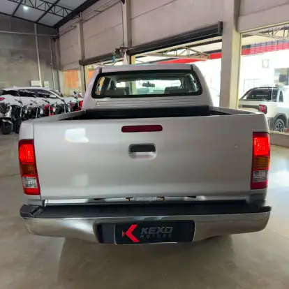 TOYOTA-HILUX-2010