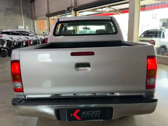 TOYOTA-HILUX-2.7 SR 4X2 CD 16V GASOLINA 4P MANUAL TOYOTA-HILUX-2010