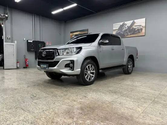 TOYOTA-HILUX-2019