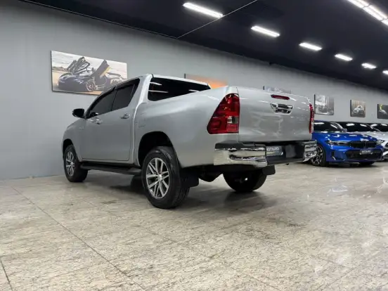 TOYOTA-HILUX-2019