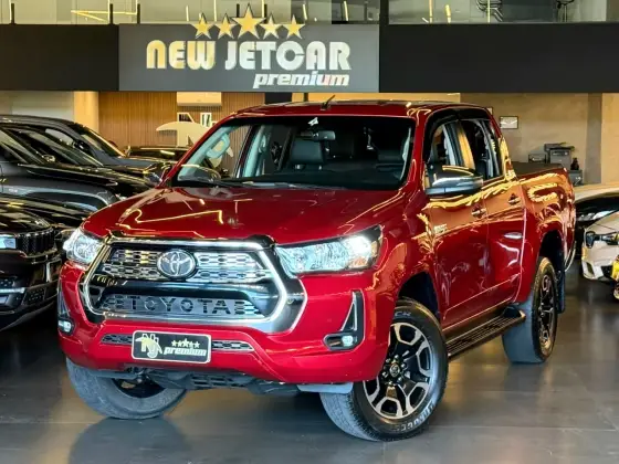 TOYOTA HILUX 2.8 D-4D TURBO DIESEL CD SRV 4X4 AUTOMÁTICO