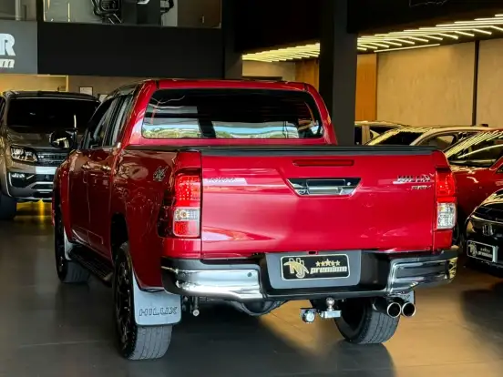TOYOTA-HILUX-2.8 D-4D TURBO DIESEL CD SRV 4X4 AUTOMÁTICO TOYOTA-HILUX-2022