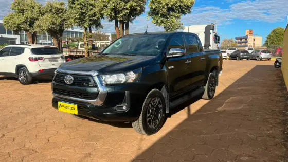 TOYOTA HILUX 2.8 D-4D TURBO DIESEL CD SRV 4X4 AUTOMÁTICO