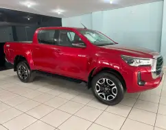 TOYOTA HILUX 2.8 D-4D TURBO DIESEL CD SRX 4X4 AUTOMÁTICO TOYOTA HILUX 2.8 D-4D TURBO DIESEL CD SRX 4X4 AUTOMÁTICO