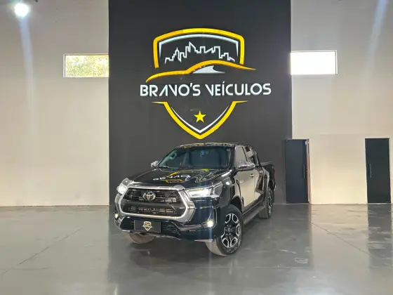 TOYOTA HILUX 2.8 D-4D TURBO DIESEL CD SRX LIMITED 4X4 AUTOMÁTICO TOYOTA HILUX 2.8 D-4D TURBO DIESEL CD SRX LIMITED 4X4 AUTOMÁTICO
