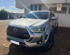 TOYOTA HILUX 2.8 D-4D TURBO DIESEL CD SRX PLUS 4X4 AUTOMÁTICO TOYOTA HILUX 2.8 D-4D TURBO DIESEL CD SRX PLUS 4X4 AUTOMÁTICO