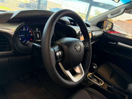 TOYOTA-HILUX-2.7 SRV 4X2 CD 16V FLEX 4P AUTOMÁTICO TOYOTA-HILUX-2017