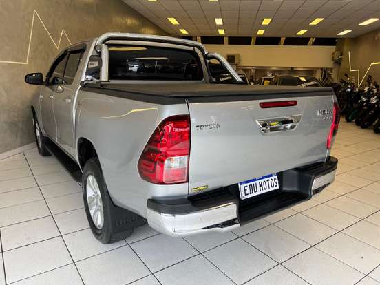 TOYOTA-HILUX-2016