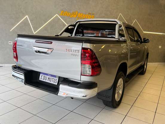 TOYOTA-HILUX-2.7 SRV 4X2 CD 16V FLEX 4P AUTOMÁTICO TOYOTA-HILUX-2016