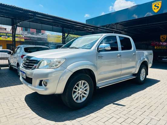 TOYOTA-HILUX-2.7 SRV 4X4 CD 16V FLEX 4P AUTOMÁTICO TOYOTA-HILUX-2012